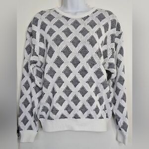 Chic Geometric Black and White Women's Sweater